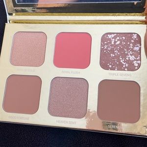 True + Luscious lucky glow palette